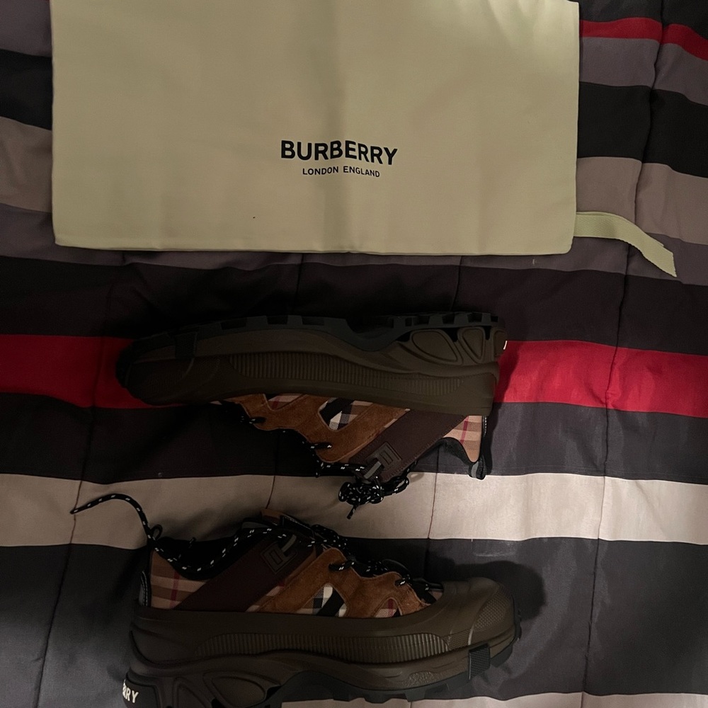 Burberry Sneaker Size 43(Size 10 US)